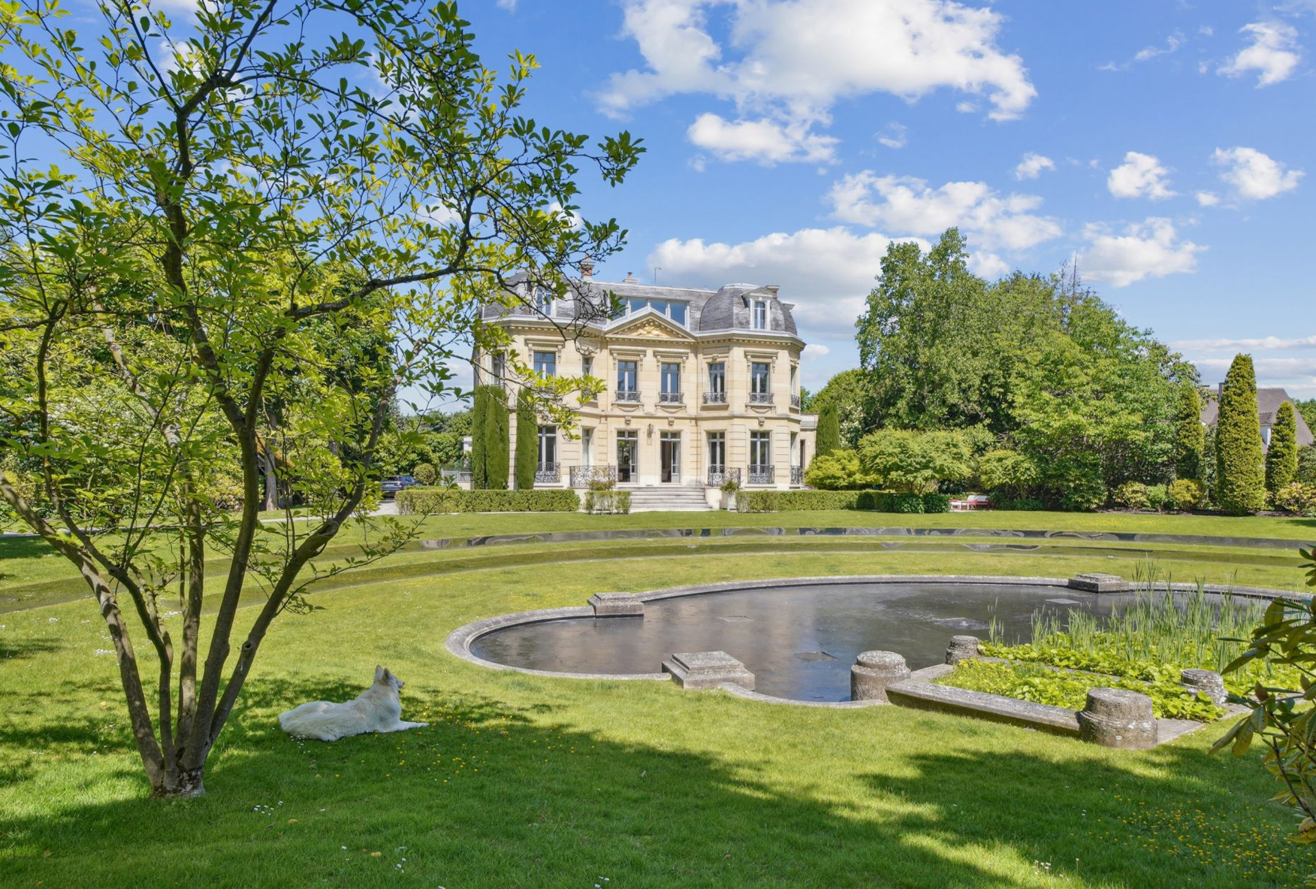 Les Compagnons Moëllo est une entreprise de bâtiment au Vésinet (78110)