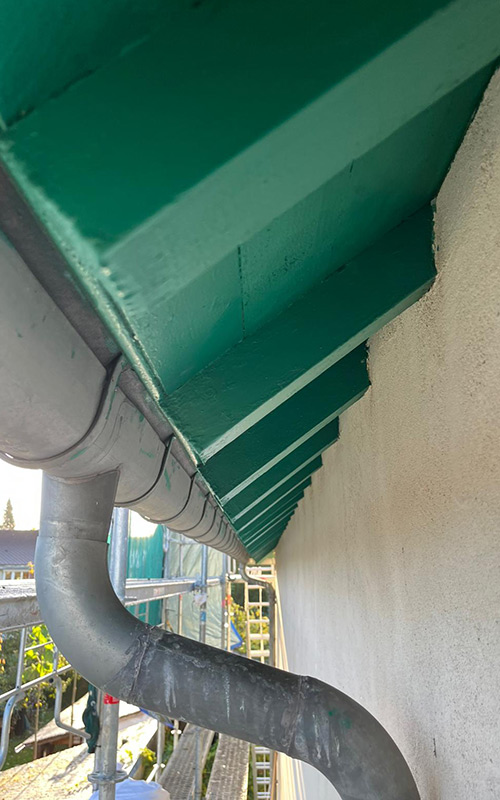 Pose et réparation de gouttière au Vésinet (78110) – Les Compagnons Moëllo, couvreurs dans les Yvelines